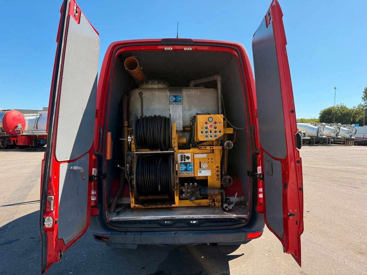Mercedes-Benz Sprinter 516 CDI Rioned High Pressure - Vakuum lastebil: bilde 1 Mercedes-Benz Sprinter 516 CDI Rioned High Pressure - Vakuum lastebil: bilde 1