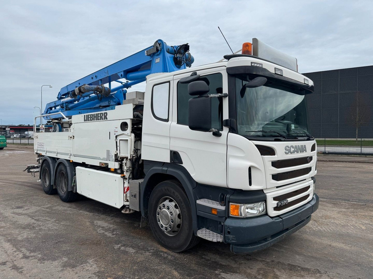 Scania P370 6x4 Liebherr THP140H 24 M4 XH Betonpumpe - Betongpumpe: bilde 2 Scania P370 6x4 Liebherr THP140H 24 M4 XH Betonpumpe - Betongpumpe: bilde 2