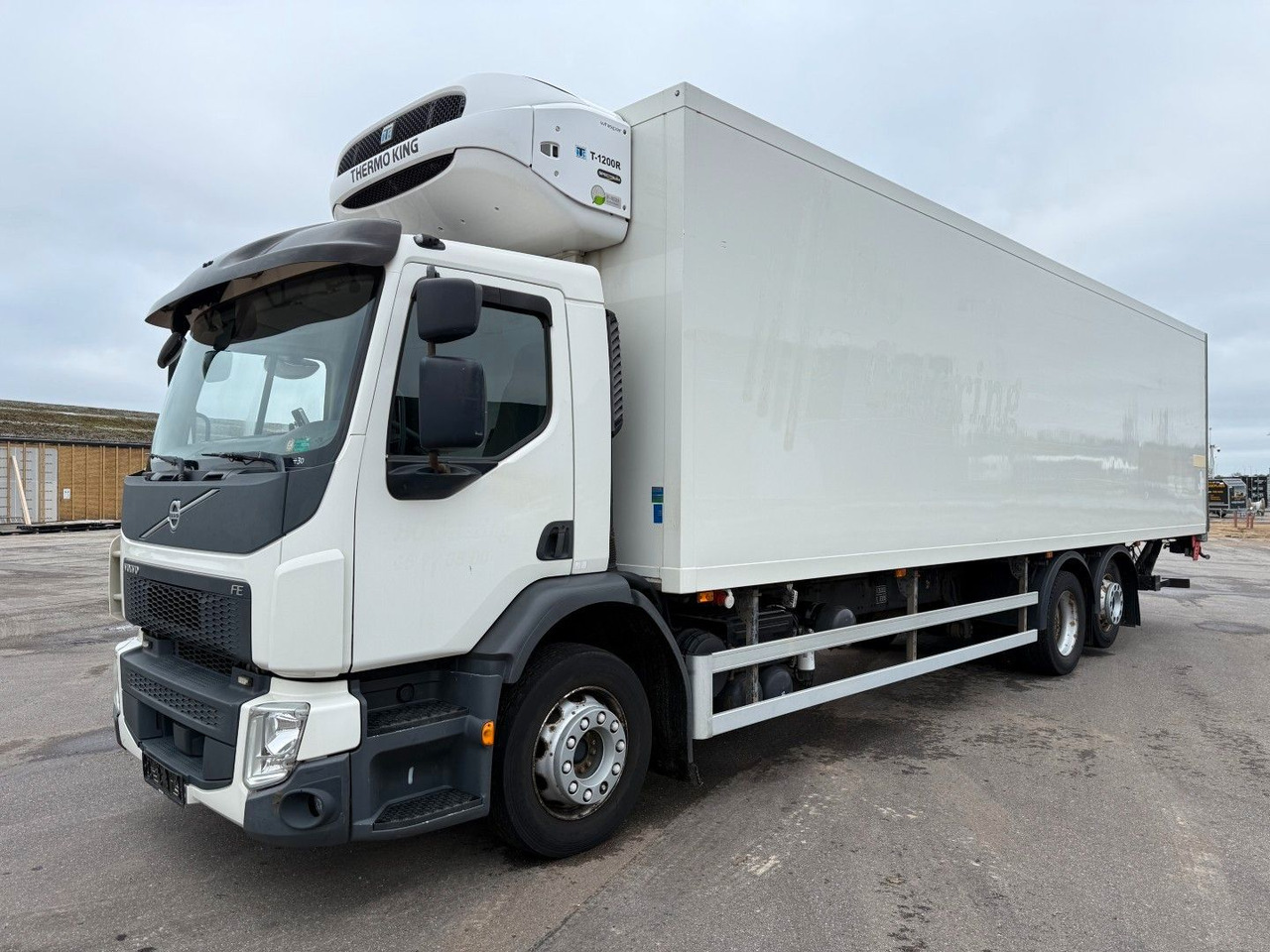 Volvo FE320 6x2*4 TK T1200-R Spectrum 9,80 m. koffer - Lastebil med kjøl: bilde 1 Volvo FE320 6x2*4 TK T1200-R Spectrum 9,80 m. koffer - Lastebil med kjøl: bilde 1