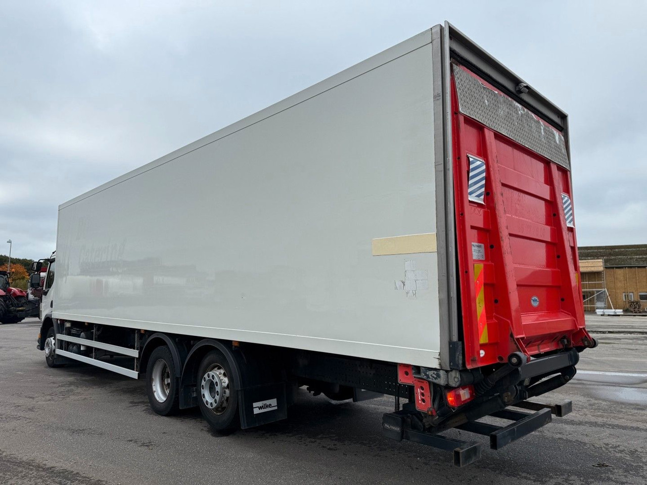 Volvo FE320 6x2*4 TK T1200-R Spectrum 9,80 m. koffer - Lastebil med kjøl: bilde 4 Volvo FE320 6x2*4 TK T1200-R Spectrum 9,80 m. koffer - Lastebil med kjøl: bilde 4