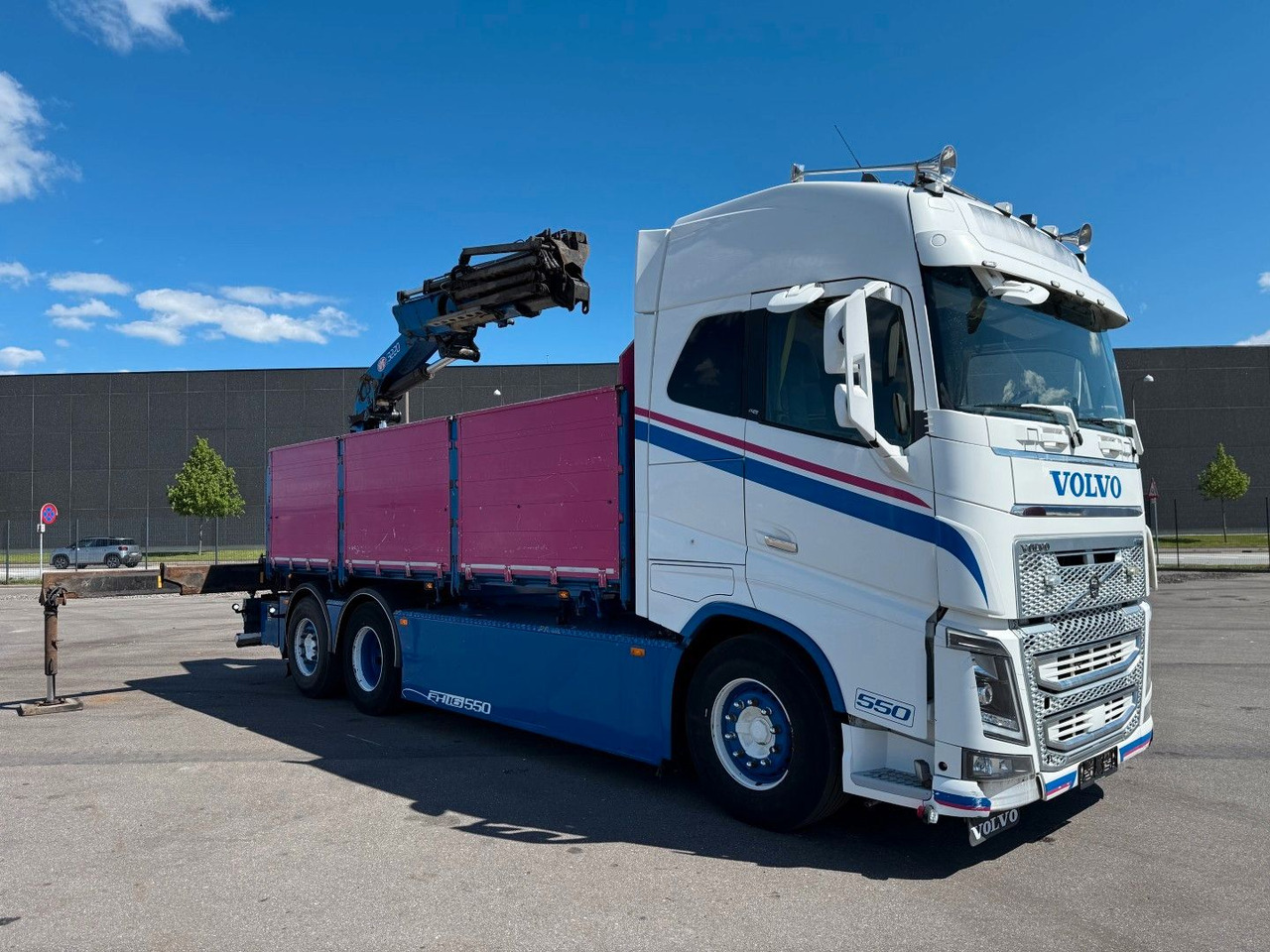 Volvo FH 16.550 6x24 / Crane HMF 3220K4 Euro 6 - Kranbil: bilde 3 Volvo FH 16.550 6x24 / Crane HMF 3220K4 Euro 6 - Kranbil: bilde 3