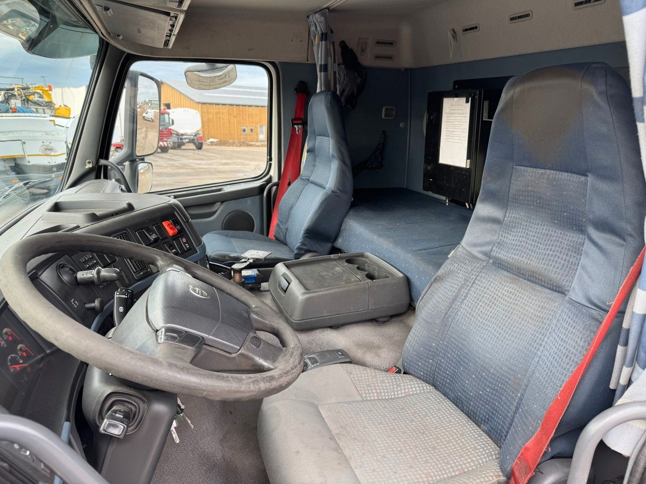 Volvo FM 440 8x2*6 24.000 l. ADR Tanktruck - Tankbil: bilde 5 Volvo FM 440 8x2*6 24.000 l. ADR Tanktruck - Tankbil: bilde 5