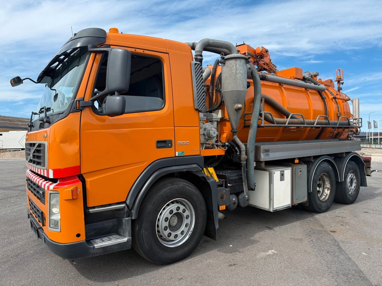 Volvo FM300 6x2*4 Simon Moos 10.500 l. Combi / Tipper - Vakuum lastebil: bilde 1 Volvo FM300 6x2*4 Simon Moos 10.500 l. Combi / Tipper - Vakuum lastebil: bilde 1