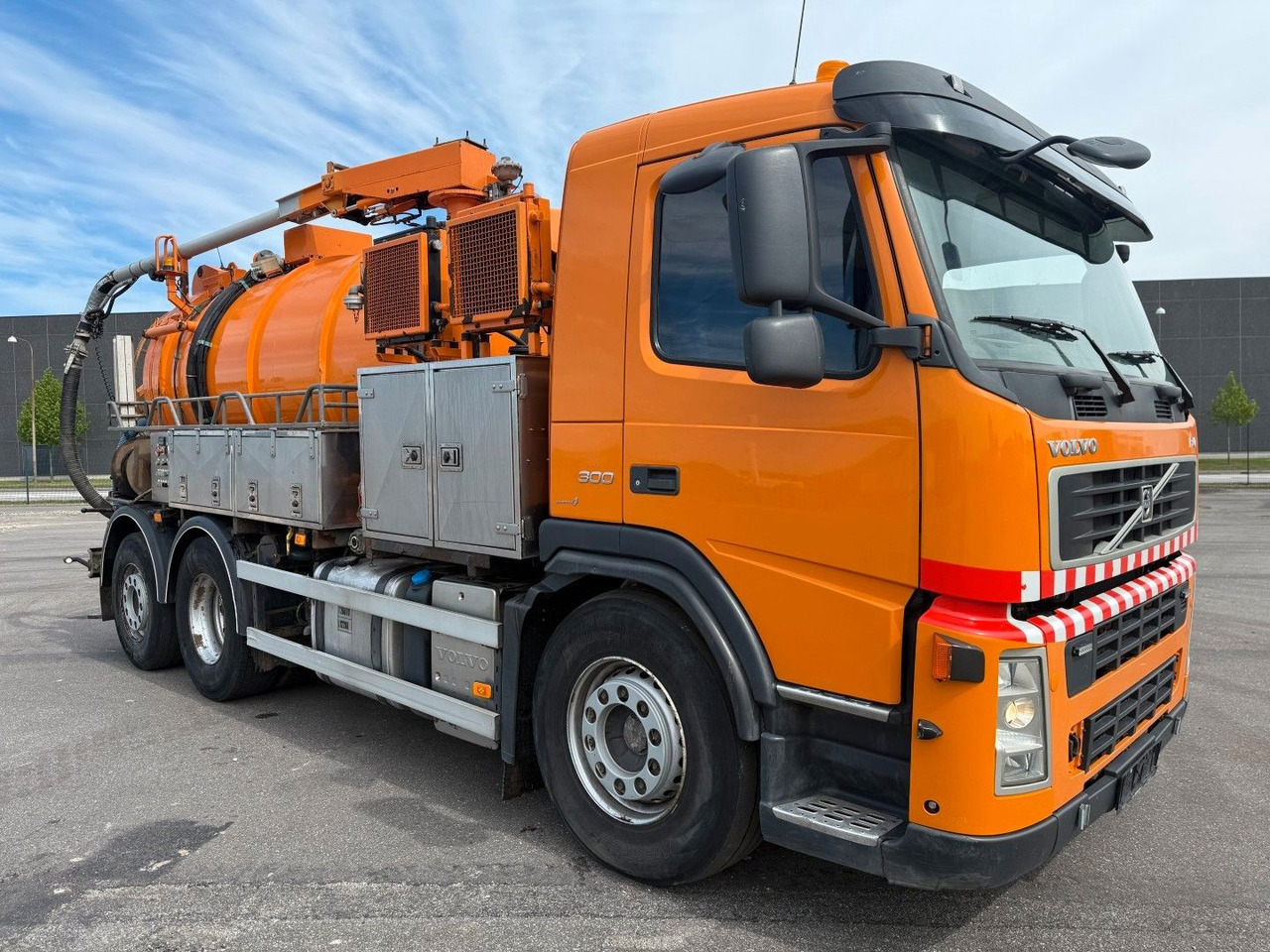 Volvo FM300 6x2*4 Simon Moos 10.500 l. Combi / Tipper - Vakuum lastebil: bilde 2 Volvo FM300 6x2*4 Simon Moos 10.500 l. Combi / Tipper - Vakuum lastebil: bilde 2