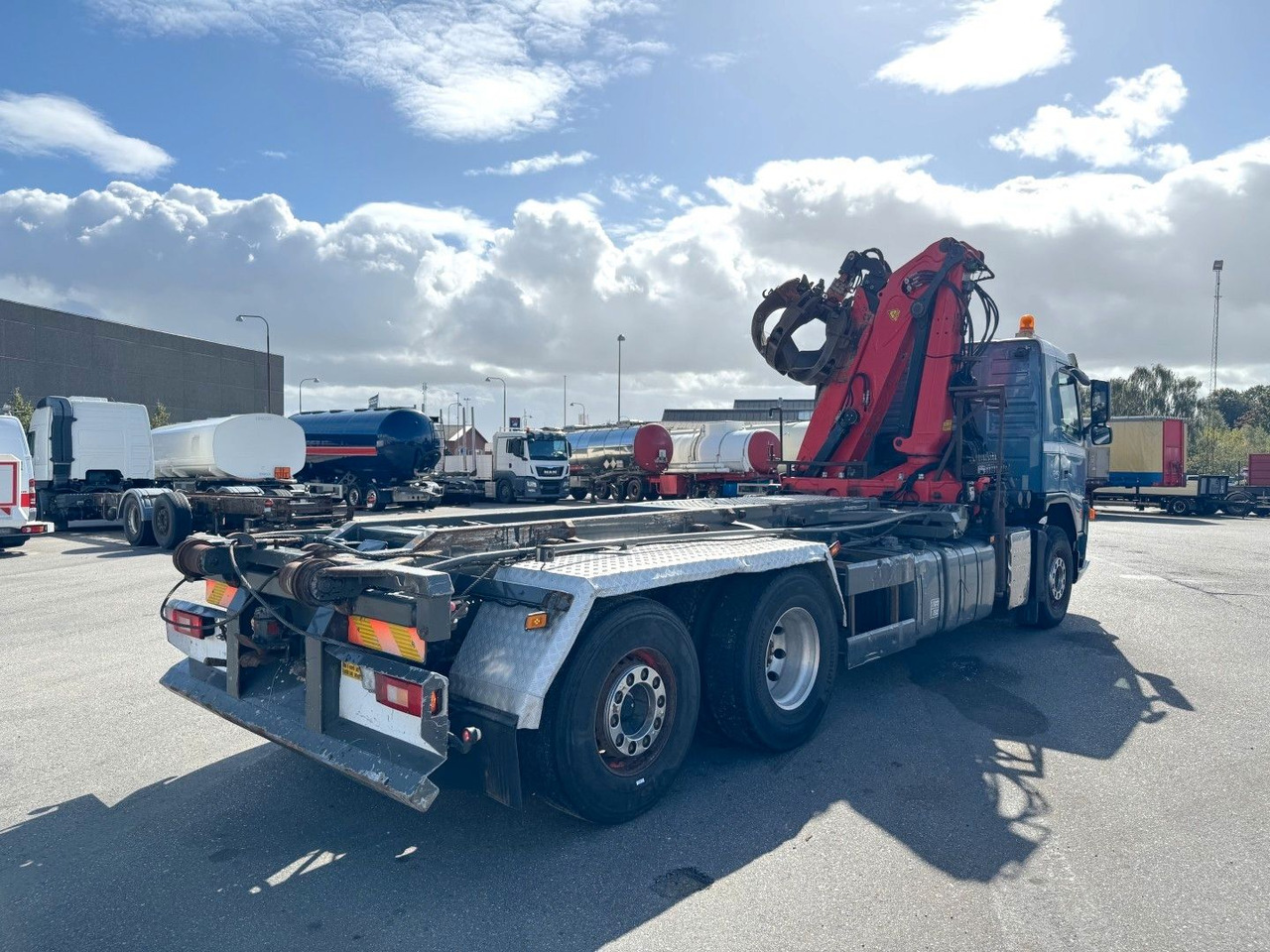 Volvo FM340 6x2*4 Kipper / Palfinger Epsilon 150Z96 - Kranbil: bilde 3 Volvo FM340 6x2*4 Kipper / Palfinger Epsilon 150Z96 - Kranbil: bilde 3