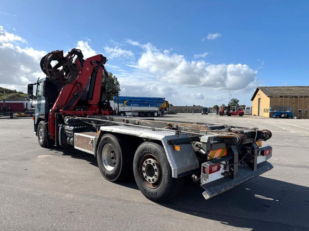 Volvo FM340 6x2*4 Kipper / Palfinger Epsilon 150Z96 - Kranbil: bilde 4 Volvo FM340 6x2*4 Kipper / Palfinger Epsilon 150Z96 - Kranbil: bilde 4