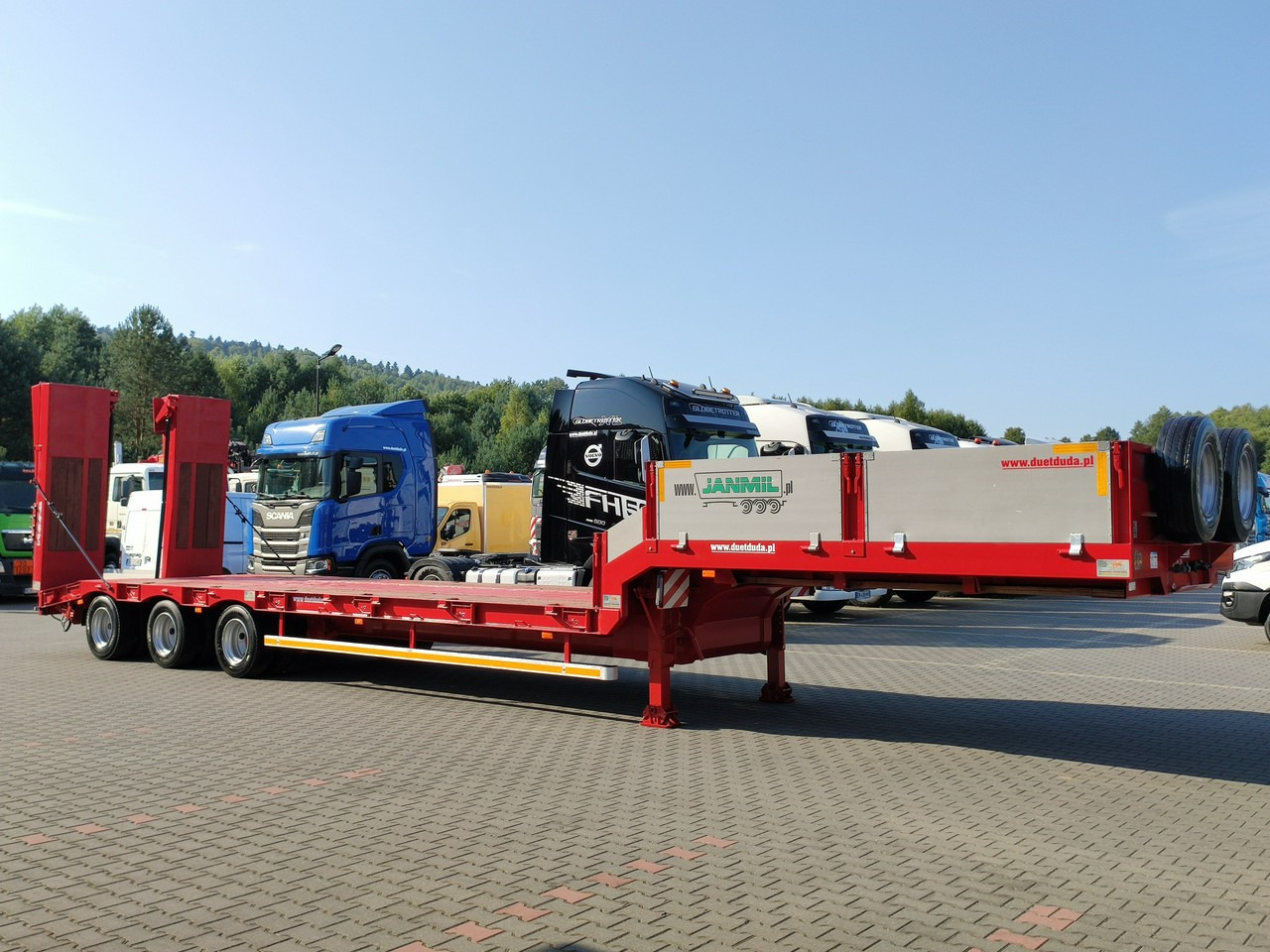 Bodex JANMIL Burtówka Laweta Niskopodłogowa Podczołgówka 3-Osie - Lavloader semitrailer: bilde 1 Bodex JANMIL Burtówka Laweta Niskopodłogowa Podczołgówka 3-Osie - Lavloader semitrailer: bilde 1