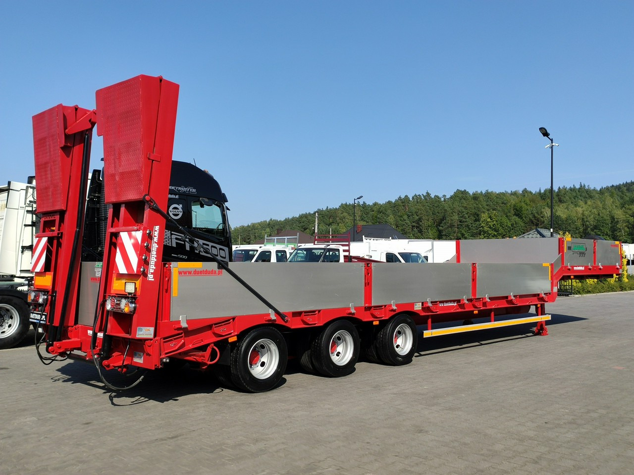 Bodex JANMIL Burtówka Laweta Niskopodłogowa Podczołgówka 3-Osie - Lavloader semitrailer: bilde 4 Bodex JANMIL Burtówka Laweta Niskopodłogowa Podczołgówka 3-Osie - Lavloader semitrailer: bilde 4