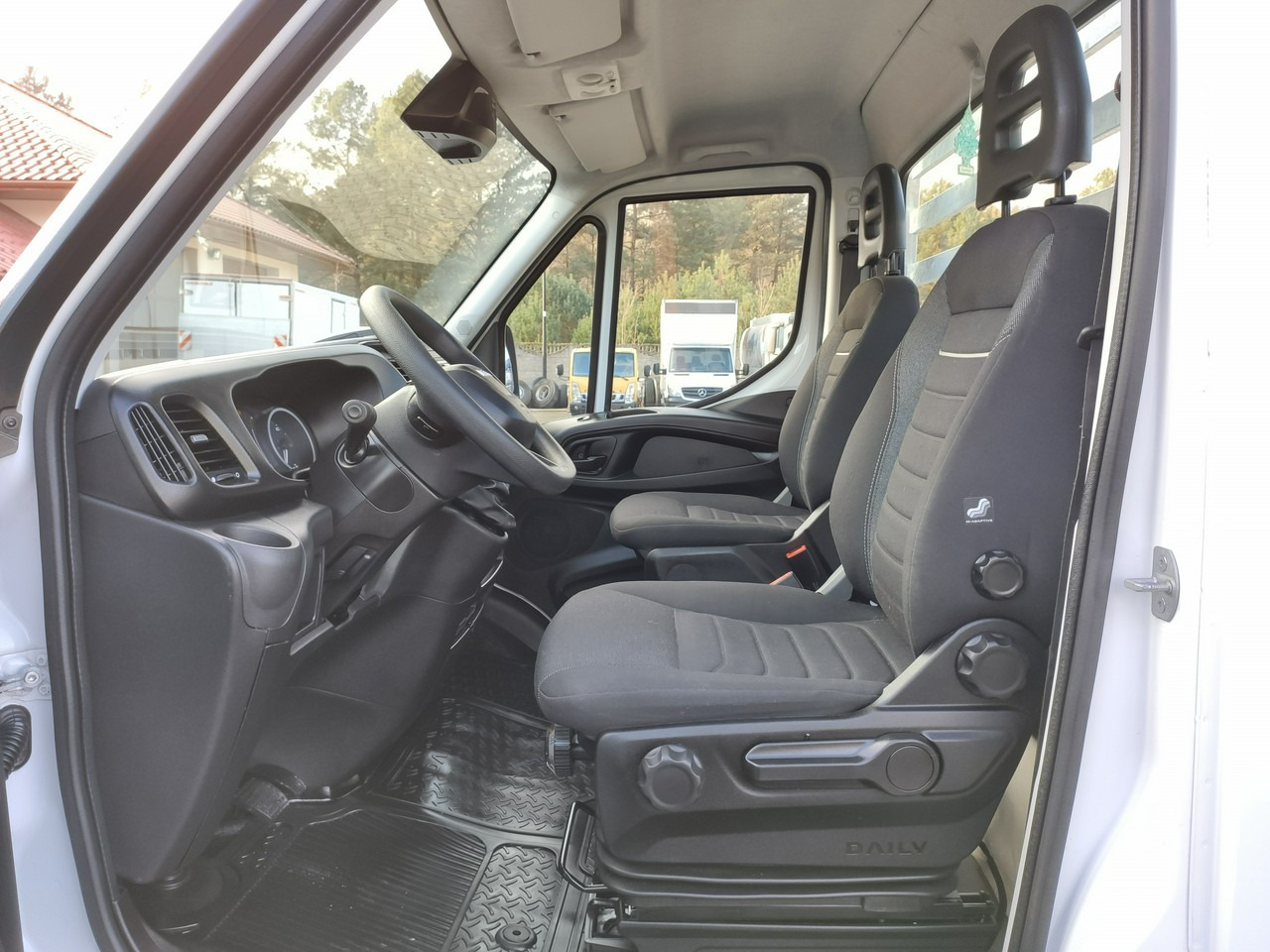 Varebil med plan Iveco Daily 35S16 V: bilde 19