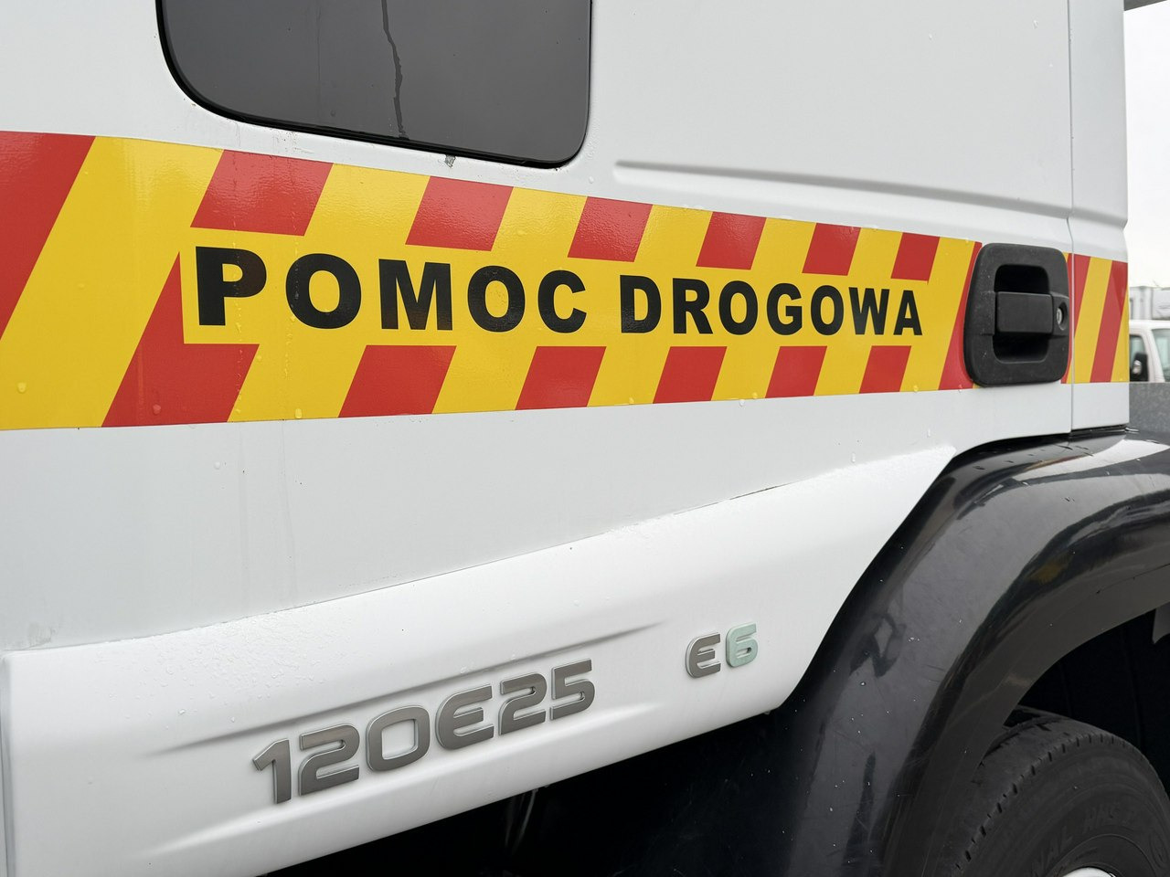 Iveco EUROCARGO 120E25 E6 Laweta Zagłebiana Platforma Pomoc Drogowa - Bergingsbil: bilde 2 Iveco EUROCARGO 120E25 E6 Laweta Zagłebiana Platforma Pomoc Drogowa - Bergingsbil: bilde 2