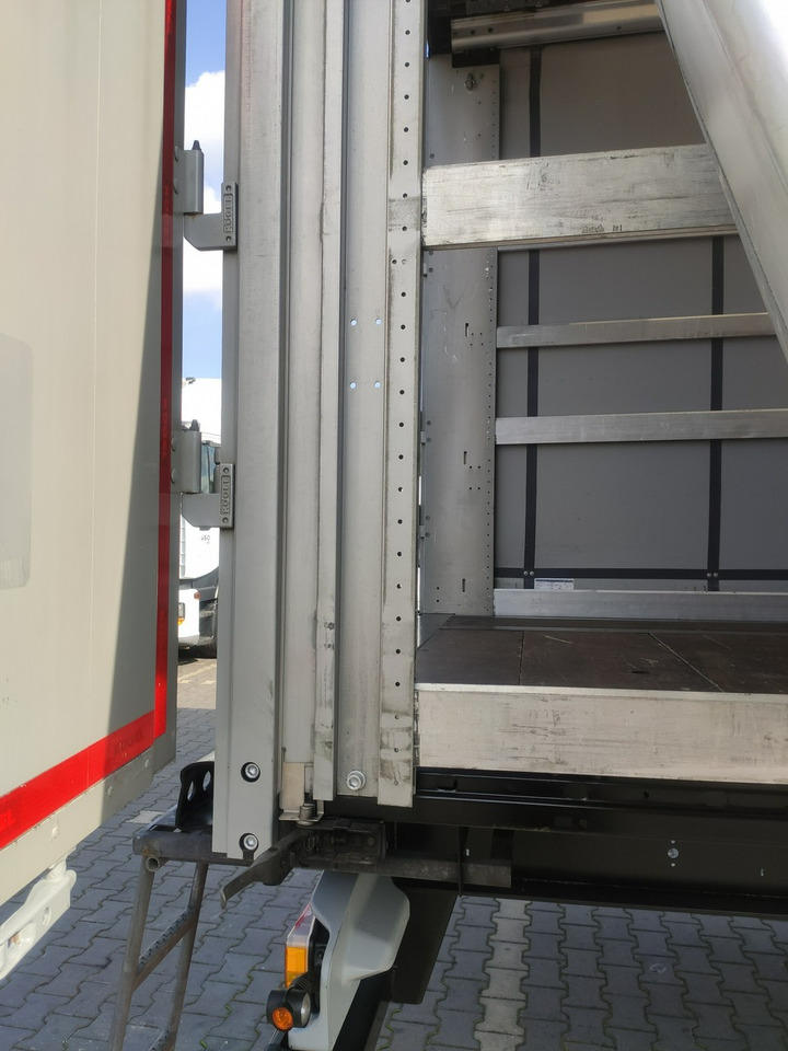 Gardintrailer Kogel Coil mulda 3 Osie SAF Dach i Boki Zsuwane: bilde 34 Gardintrailer Kogel Coil mulda 3 Osie SAF Dach i Boki Zsuwane: bilde 34