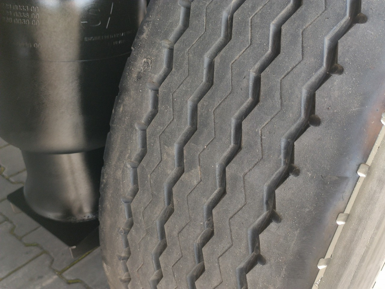 Gardintrailer Kogel Coil mulda 3 Osie SAF Dach i Boki Zsuwane: bilde 23 Gardintrailer Kogel Coil mulda 3 Osie SAF Dach i Boki Zsuwane: bilde 23