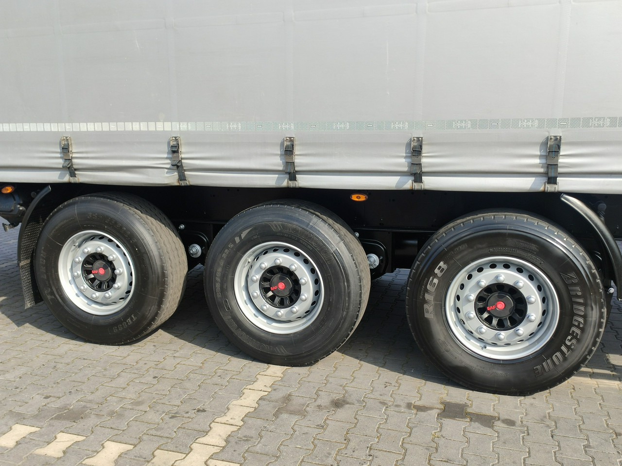 Gardintrailer Kogel Coil mulda 3 Osie SAF Dach i Boki Zsuwane: bilde 6 Gardintrailer Kogel Coil mulda 3 Osie SAF Dach i Boki Zsuwane: bilde 6
