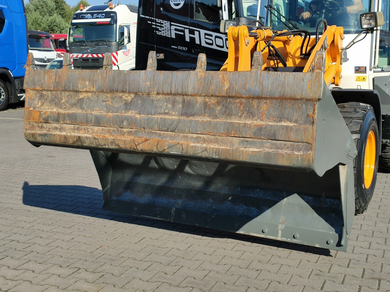 Liebherr L 506 STEREO Szybkozłącze / Łyżka Krokodyl + Widły Waga 6300kg - Minilaster: bilde 4 Liebherr L 506 STEREO Szybkozłącze / Łyżka Krokodyl + Widły Waga 6300kg - Minilaster: bilde 4