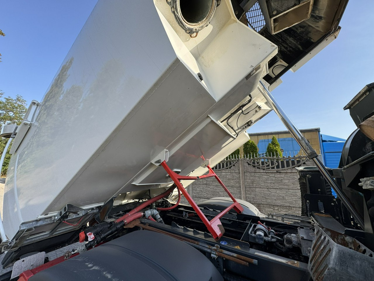 Feiebil MAN TGS 18.320 E5 BUCHER OPTIFANT 8000 Zamiatarka Uliczna Euro 6: bilde 11