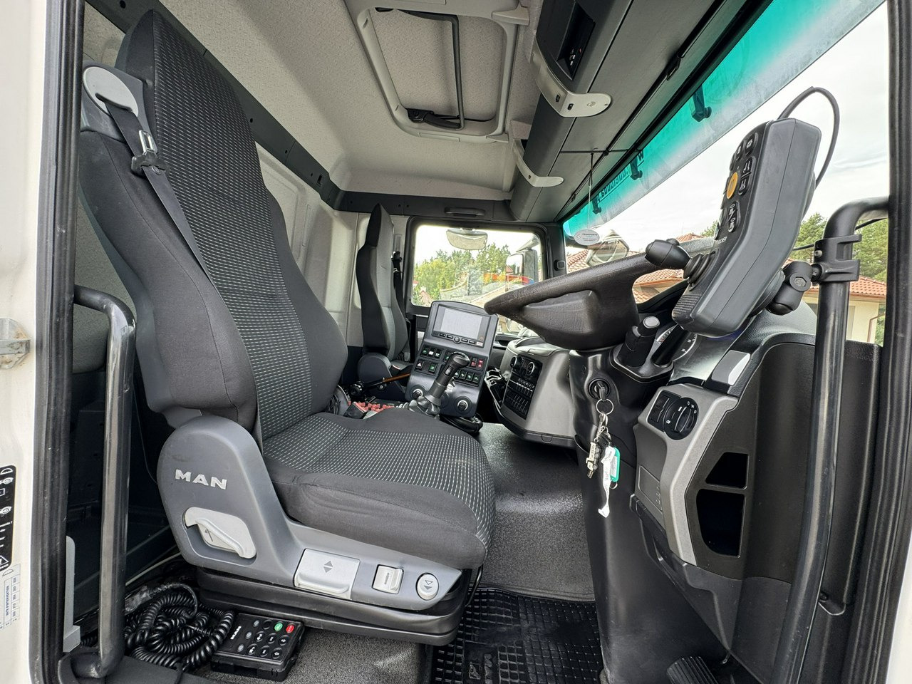 Feiebil MAN TGS 18.320 E5 BUCHER OPTIFANT 8000 Zamiatarka Uliczna Euro 6: bilde 32
