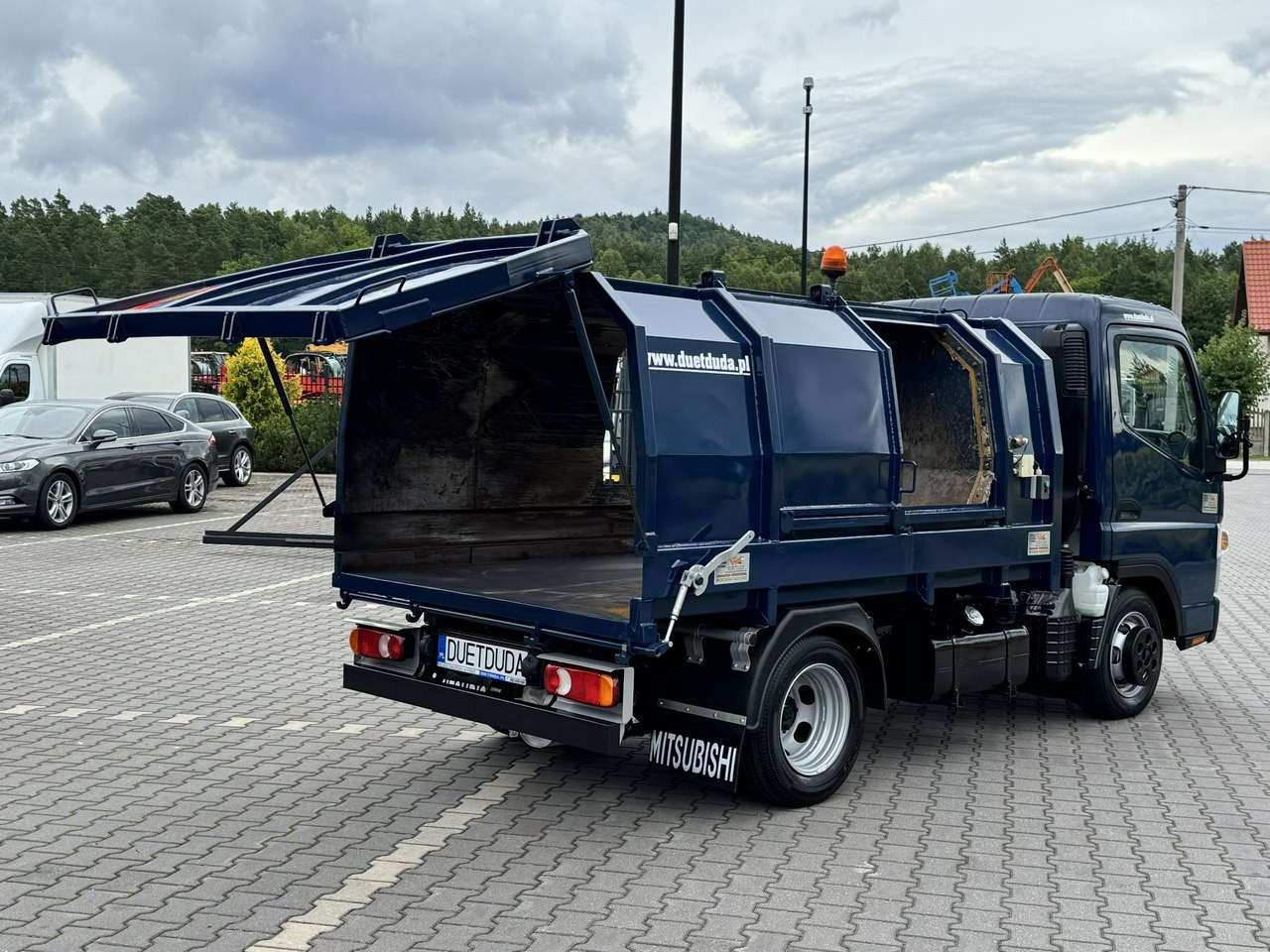 Mitsubishi Canter - Søppelbil: bilde 3 Mitsubishi Canter - Søppelbil: bilde 3