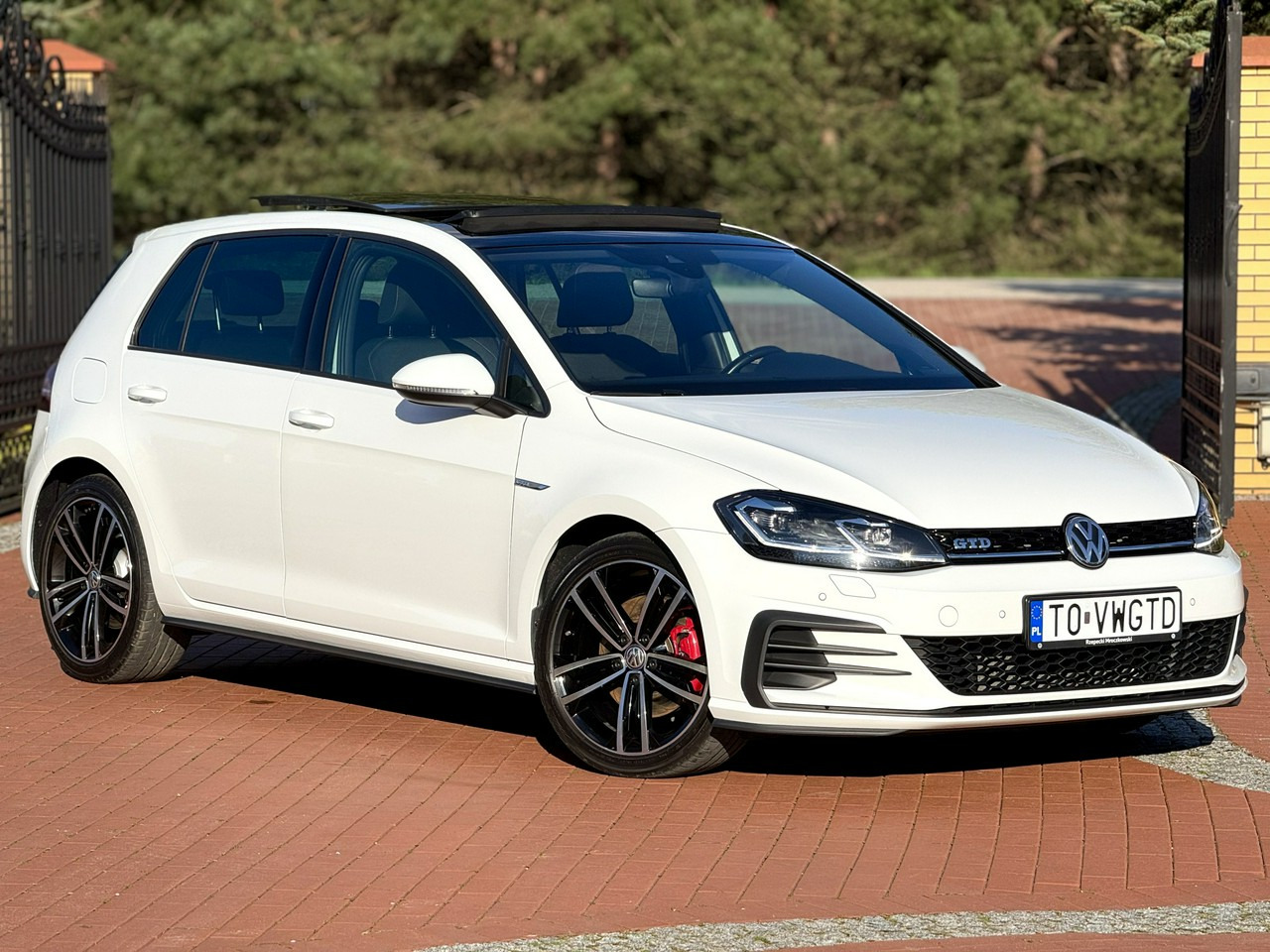 Volkswagen Golf - Hatchback: bilde 1 Volkswagen Golf - Hatchback: bilde 1