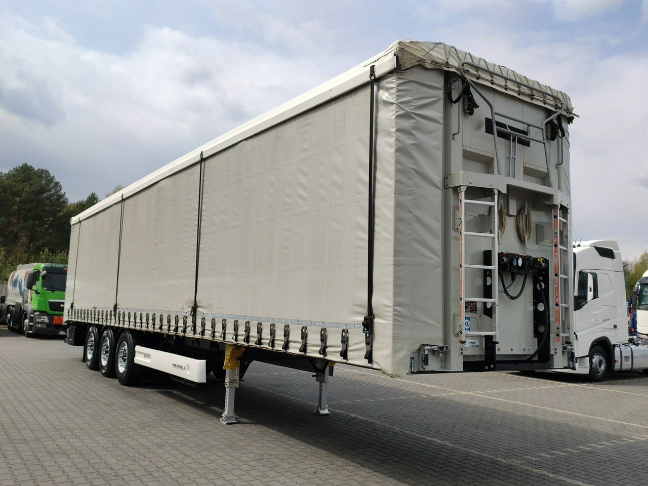Wielton Standard na osiach SAF LIBNER DO PALET, ZRĄBKI, TROCIN - Gardintrailer: bilde 1 Wielton Standard na osiach SAF LIBNER DO PALET, ZRĄBKI, TROCIN - Gardintrailer: bilde 1