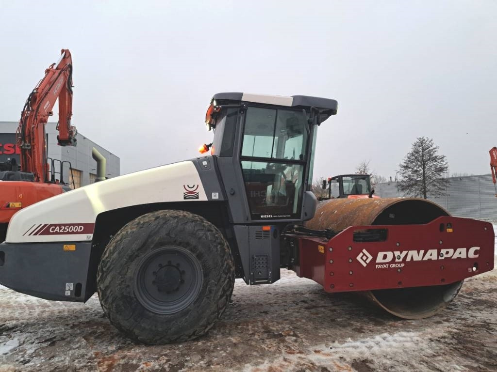 Dynapac CA 2500 D - Kompaktor: bilde 4 Dynapac CA 2500 D - Kompaktor: bilde 4