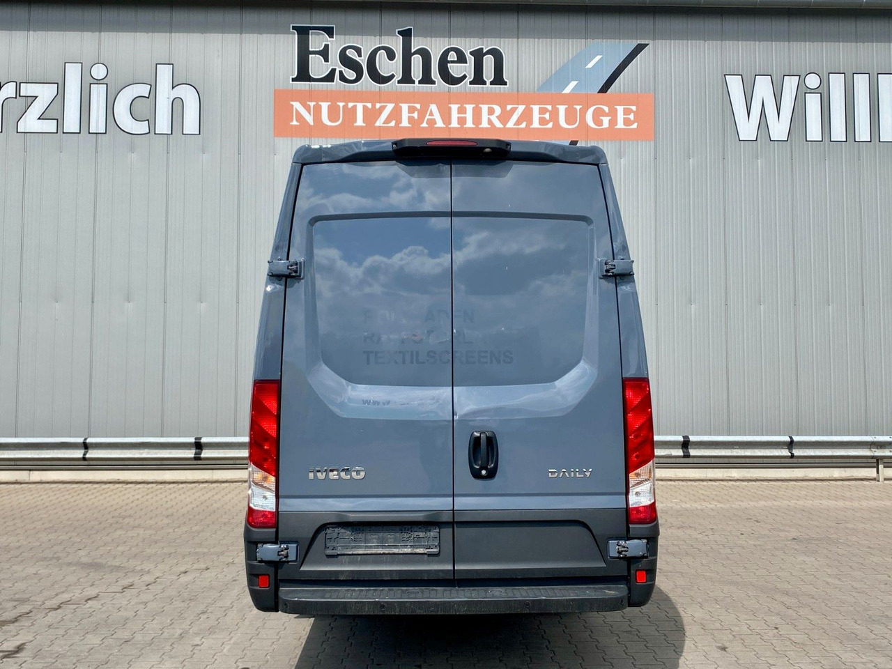 Iveco 35 S 16 Daily | Schiebetür*Kamera*Navi*AC*1.Hand - Kassebil: bilde 4 Iveco 35 S 16 Daily | Schiebetür*Kamera*Navi*AC*1.Hand - Kassebil: bilde 4