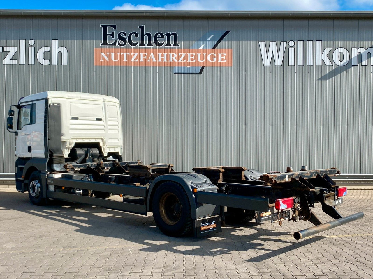 MAN TGA 18.350 LL Fahrschule*Driving school*5 Sitze MAN TGA 18.350 LL Fahrschule*Driving school*5 Sitze - Planbil: bilde 3 MAN TGA 18.350 LL Fahrschule*Driving school*5 Sitze MAN TGA 18.350 LL Fahrschule*Driving school*5 Sitze - Planbil: bilde 3