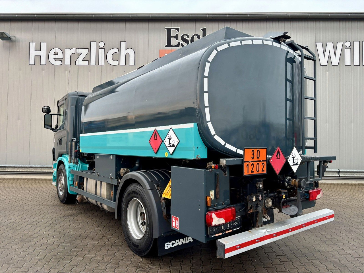 Scania G420 Esterer A3 | 2x Kammern*Oben/Unten*Retarder - Tankbil: bilde 3 Scania G420 Esterer A3 | 2x Kammern*Oben/Unten*Retarder - Tankbil: bilde 3