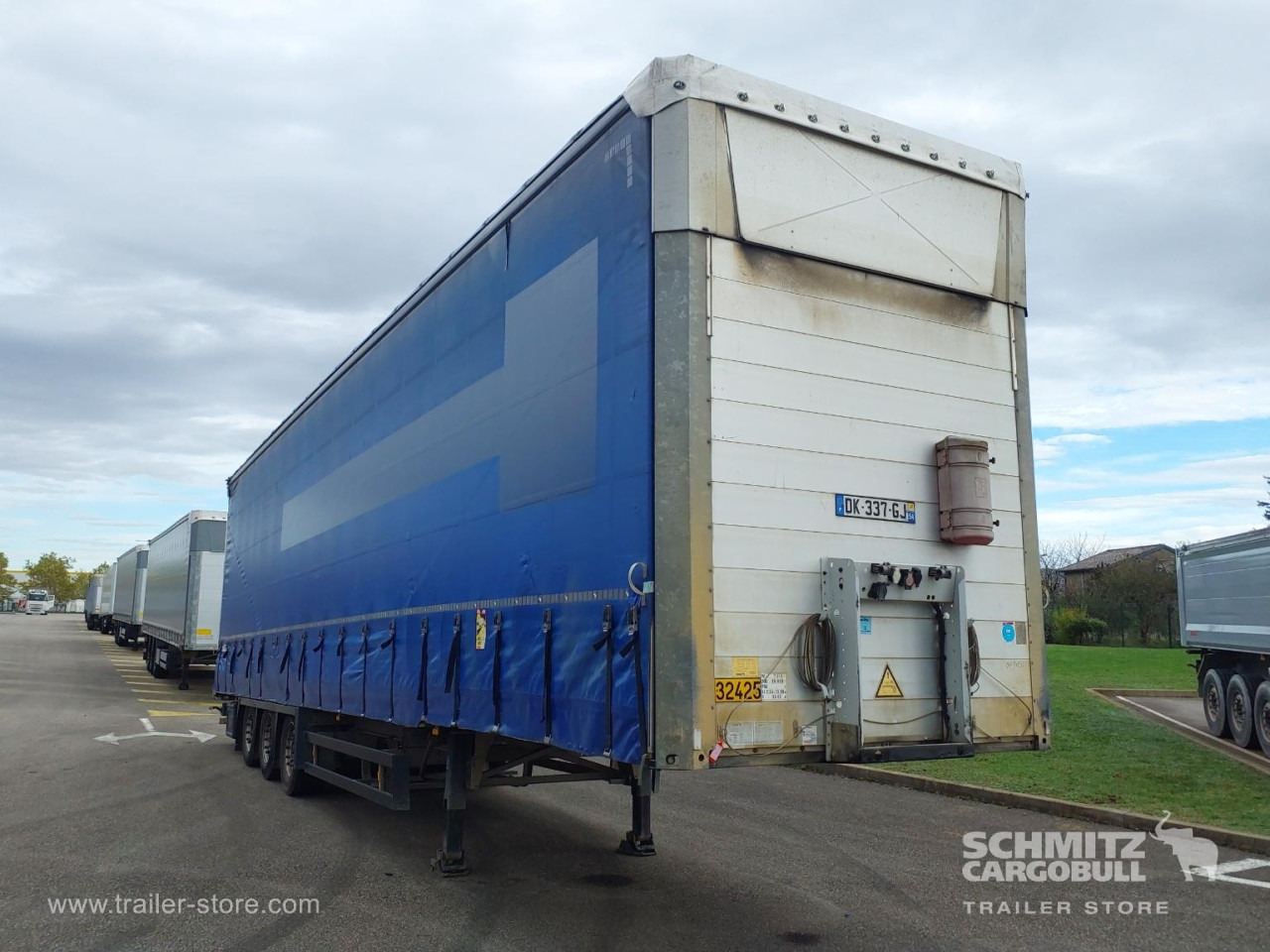 SCHMITZ Curtainsider Mega - Gardintrailer: bilde 1 SCHMITZ Curtainsider Mega - Gardintrailer: bilde 1