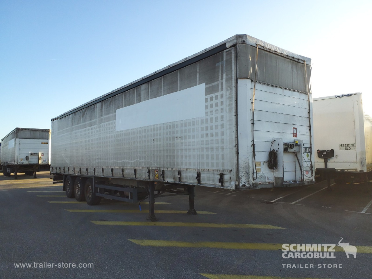 SCHMITZ Curtainsider Standard - Gardintrailer: bilde 1 SCHMITZ Curtainsider Standard - Gardintrailer: bilde 1
