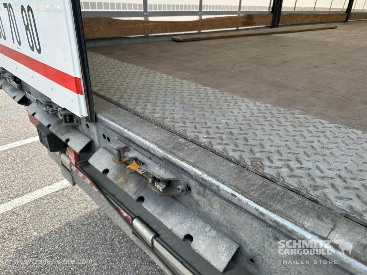 SCHMITZ Curtainsider Standard Taillift - Gardintrailer: bilde 4 SCHMITZ Curtainsider Standard Taillift - Gardintrailer: bilde 4