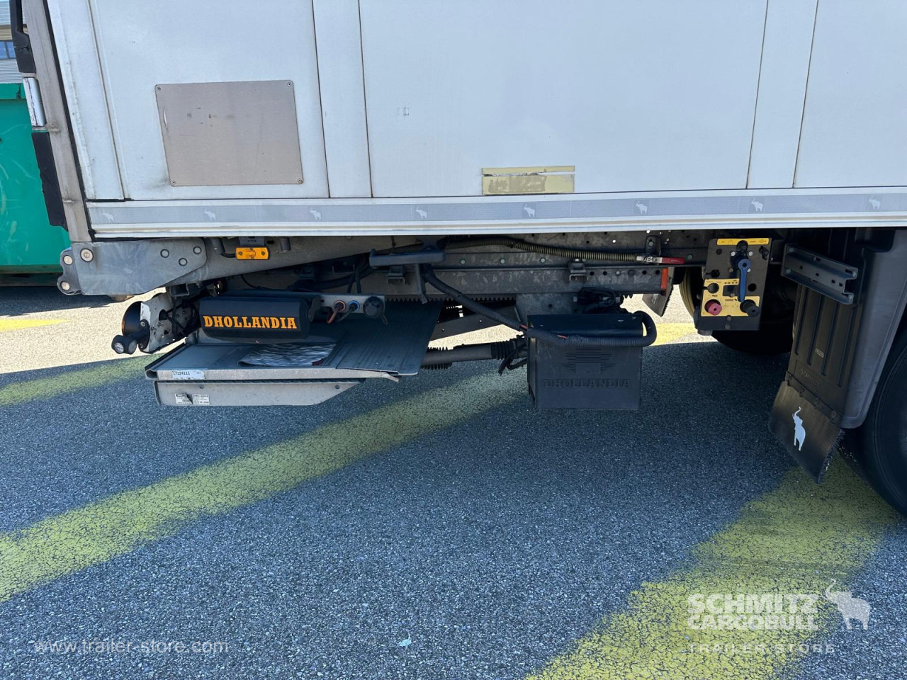 SCHMITZ Reefer Multitemp Double deck Taillift - Isotermisk semitrailer: bilde 2 SCHMITZ Reefer Multitemp Double deck Taillift - Isotermisk semitrailer: bilde 2