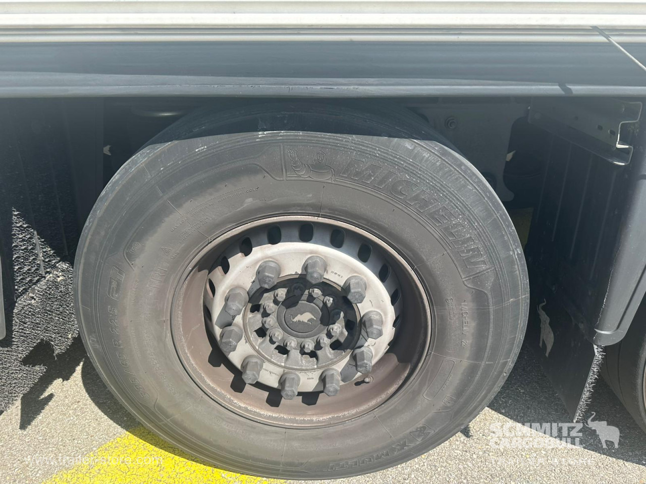 SCHMITZ Reefer Standard Taillift - Isotermisk semitrailer: bilde 3 SCHMITZ Reefer Standard Taillift - Isotermisk semitrailer: bilde 3