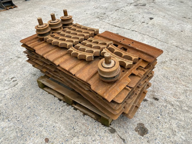 Bodenplatten 750mm - CAT D 6 K/N LGP - Systeme One - 246-5726 - Belter for Bygg og anlegg: bilde 1 Bodenplatten 750mm - CAT D 6 K/N LGP - Systeme One - 246-5726 - Belter for Bygg og anlegg: bilde 1