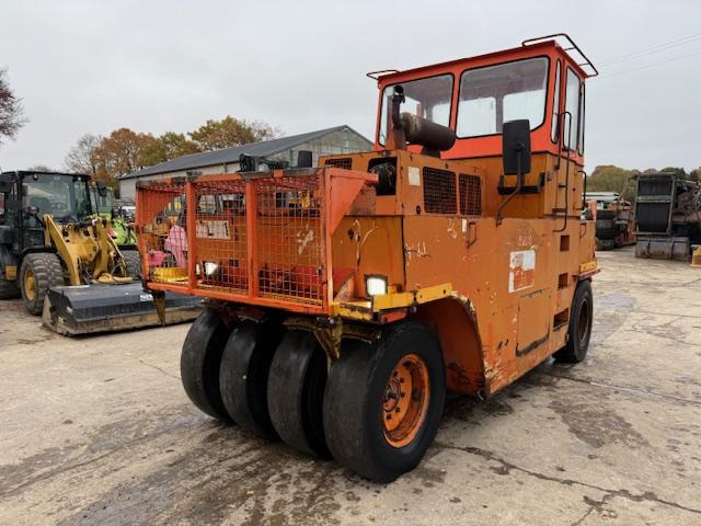 Hamm GRW 15 - Gummihjuls vals: bilde 1 Hamm GRW 15 - Gummihjuls vals: bilde 1