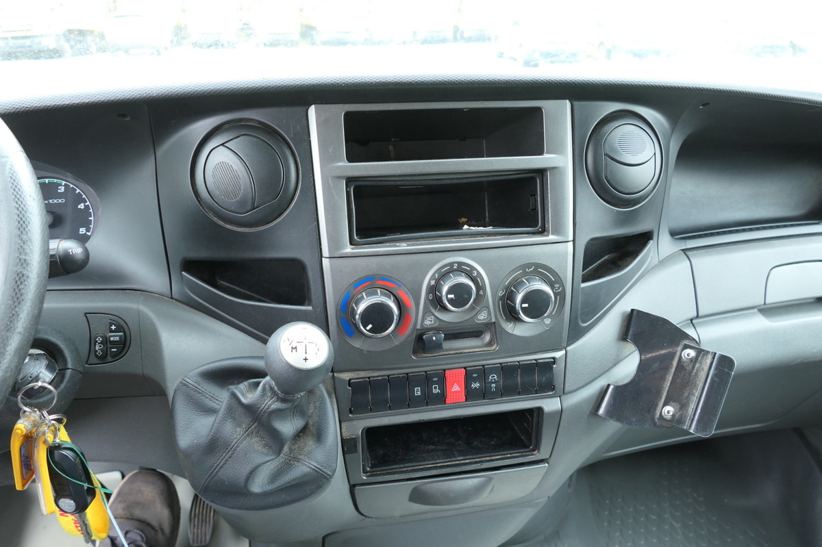 Varebil med skap IVECO Daily 35 S11 C30C AUTOMATIK KAMERA Regale LUFT D: bilde 10