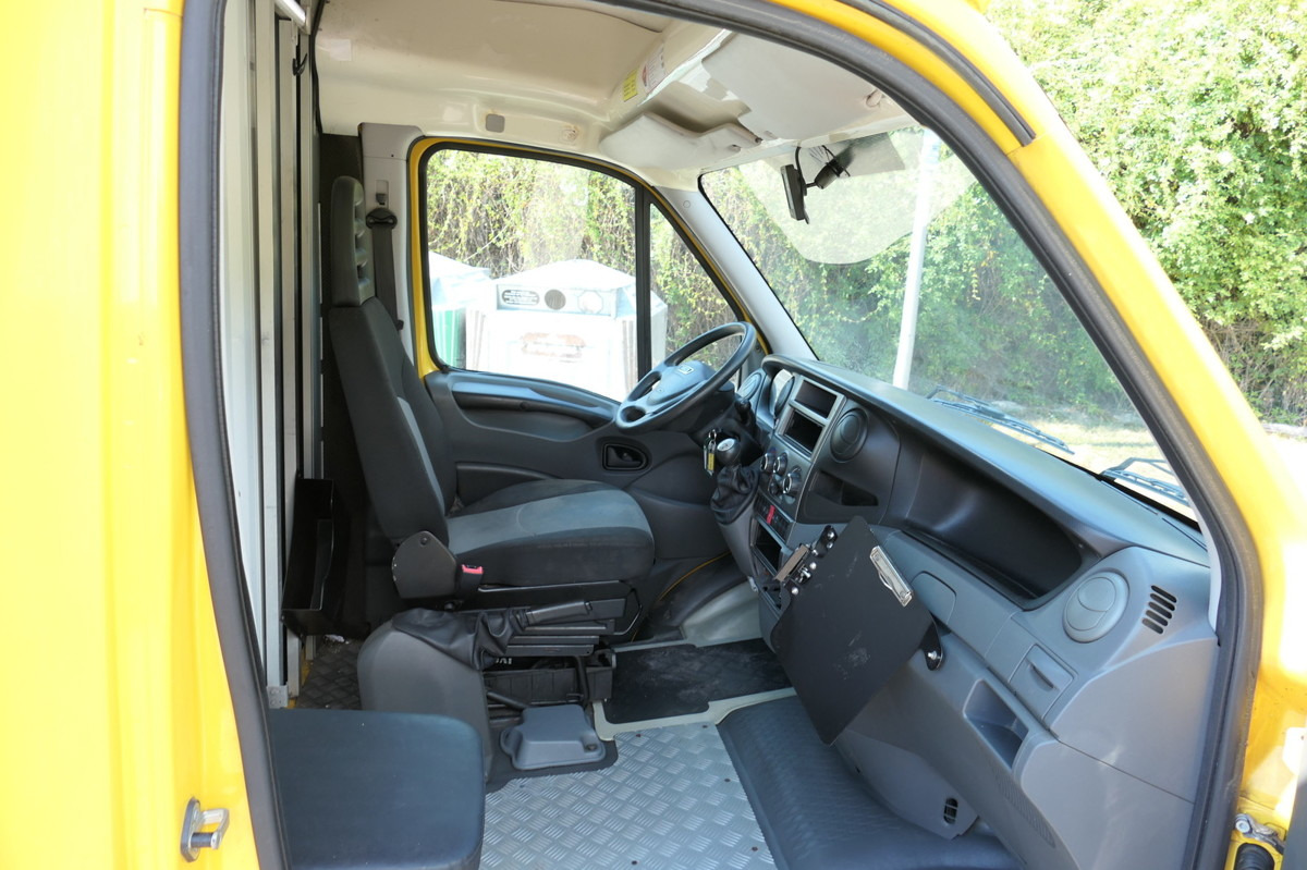 IVECO Daily 35 S11 C30C AUTOMATIK KAMERA Regale LUFT D - Varebil med skap: bilde 5 IVECO Daily 35 S11 C30C AUTOMATIK KAMERA Regale LUFT D - Varebil med skap: bilde 5