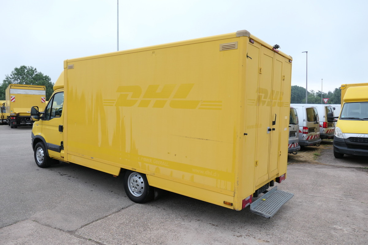 IVECO Daily 35 S11 C30C AUTOMATIK KAMERA Regale LUFT D - Varebil med skap: bilde 4 IVECO Daily 35 S11 C30C AUTOMATIK KAMERA Regale LUFT D - Varebil med skap: bilde 4