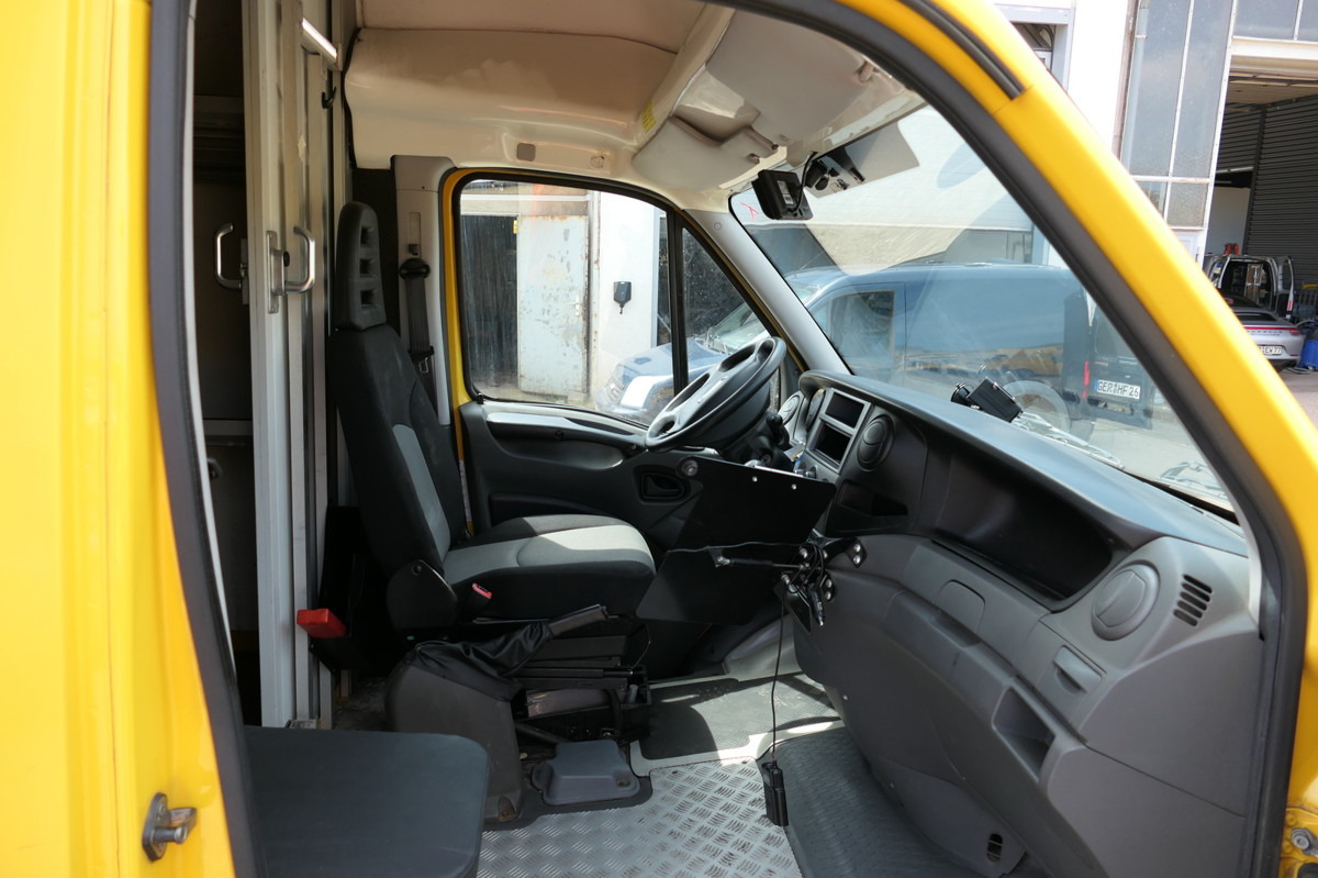 IVECO Daily 35 S11 C30C AUTOMATIK KAMERA Regale LUFT D - Varebil med skap: bilde 5 IVECO Daily 35 S11 C30C AUTOMATIK KAMERA Regale LUFT D - Varebil med skap: bilde 5