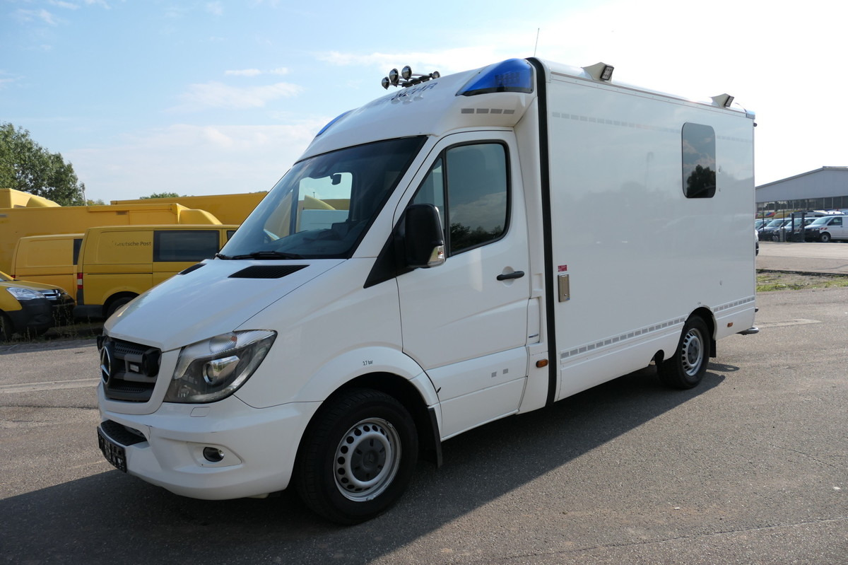 MERCEDES-BENZ 319 Sprinter 6-Zylinder Rettungswagen Strobel - Ambulanse: bilde 1 MERCEDES-BENZ 319 Sprinter 6-Zylinder Rettungswagen Strobel - Ambulanse: bilde 1