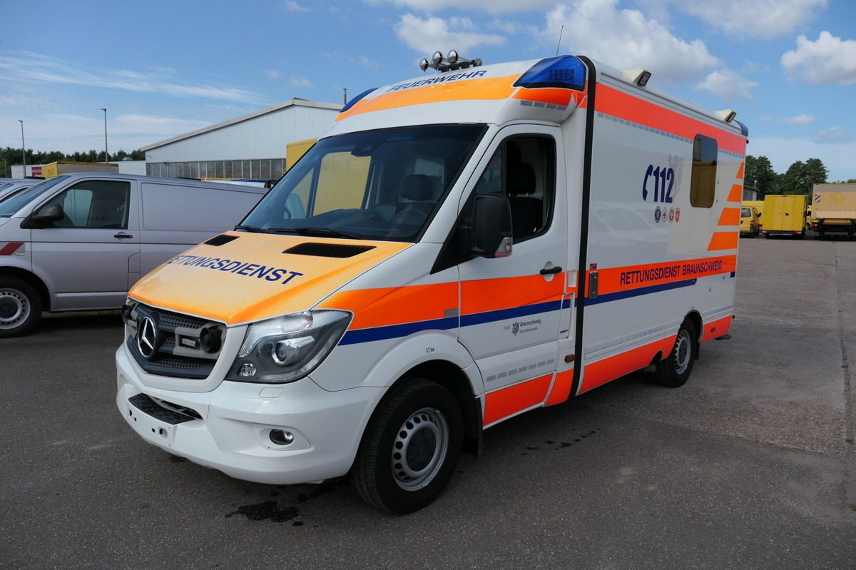 MERCEDES-BENZ 319 Sprinter 6-Zylinder Rettungswagen Strobel - Ambulanse: bilde 1 MERCEDES-BENZ 319 Sprinter 6-Zylinder Rettungswagen Strobel - Ambulanse: bilde 1