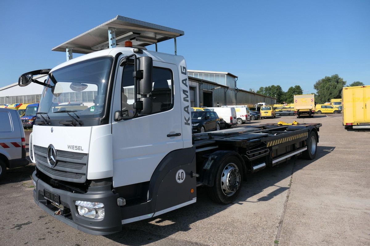 MERCEDES-BENZ Kamag Wiesel WBH 25 Wiesel Umsetzfahrzeug - Container-transport/ Vekselflak lastebil: bilde 1 MERCEDES-BENZ Kamag Wiesel WBH 25 Wiesel Umsetzfahrzeug - Container-transport/ Vekselflak lastebil: bilde 1