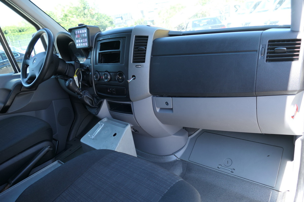 Ambulanse MERCEDES-BENZ Sprinter 316 CDI Klima Rettungswagen: bilde 7 Ambulanse MERCEDES-BENZ Sprinter 316 CDI Klima Rettungswagen: bilde 7