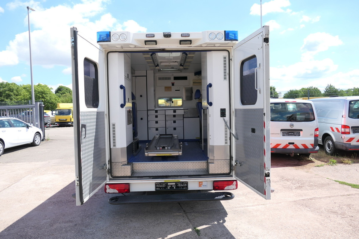 MERCEDES-BENZ Sprinter 519 CDI Klima Krankenwagen Fahrtec Aufb - Ambulanse: bilde 5 MERCEDES-BENZ Sprinter 519 CDI Klima Krankenwagen Fahrtec Aufb - Ambulanse: bilde 5
