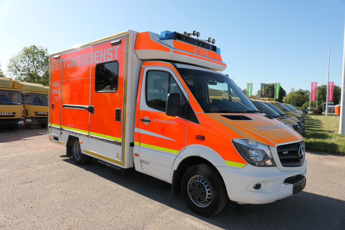 MERCEDES-BENZ Sprinter 519 CDI Klima Krankenwagen - Ambulanse: bilde 1 MERCEDES-BENZ Sprinter 519 CDI Klima Krankenwagen - Ambulanse: bilde 1