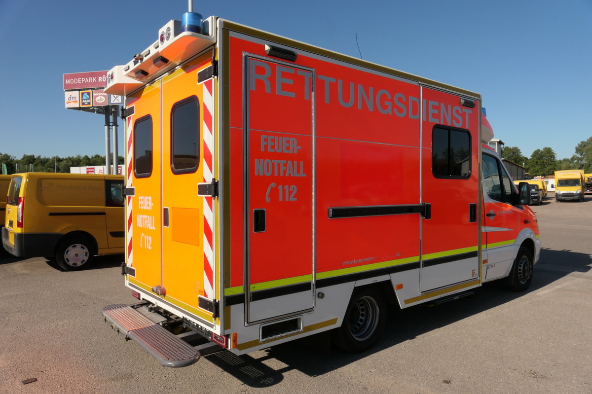 MERCEDES-BENZ Sprinter 519 CDI Klima Krankenwagen - Ambulanse: bilde 3 MERCEDES-BENZ Sprinter 519 CDI Klima Krankenwagen - Ambulanse: bilde 3