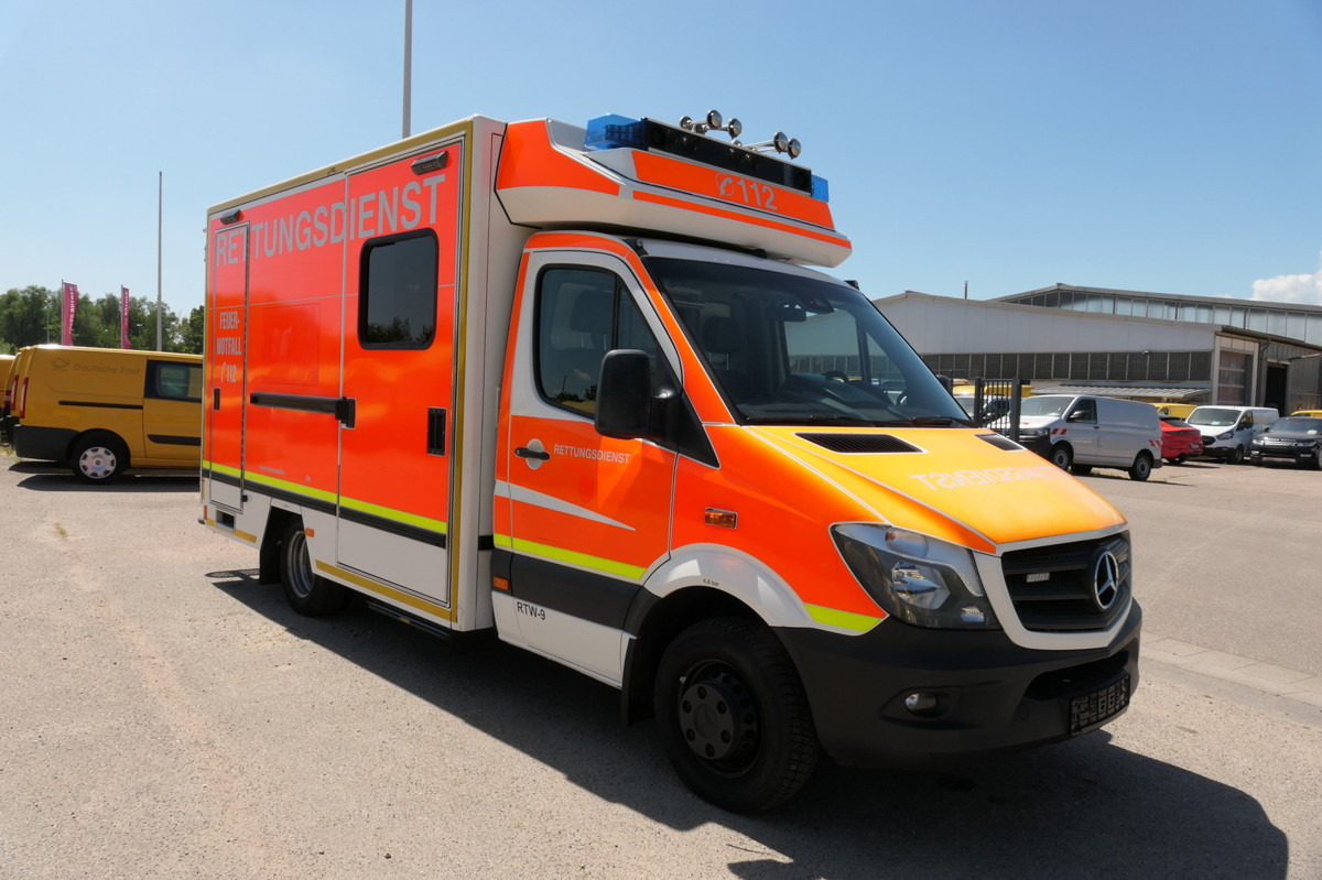 MERCEDES-BENZ Sprinter 519 CDI Klima Krankenwagen - Ambulanse: bilde 1 MERCEDES-BENZ Sprinter 519 CDI Klima Krankenwagen - Ambulanse: bilde 1