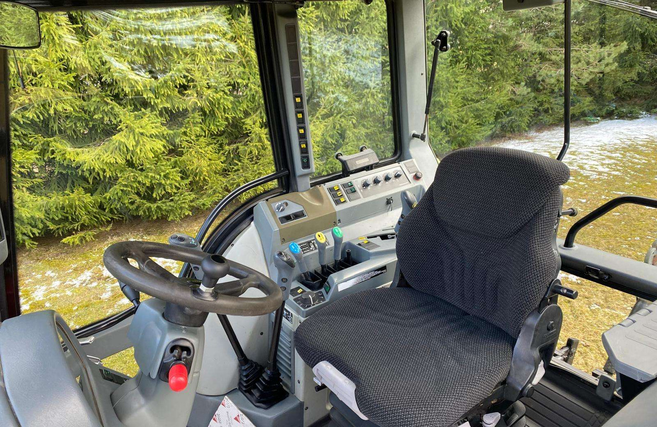 Valtra T160 - Traktor: bilde 4 Valtra T160 - Traktor: bilde 4