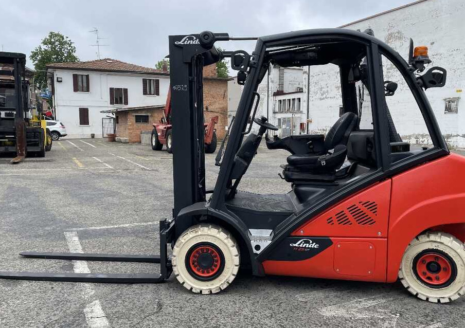 Linde H 25 D-02 - Dieseltruck: bilde 2 Linde H 25 D-02 - Dieseltruck: bilde 2