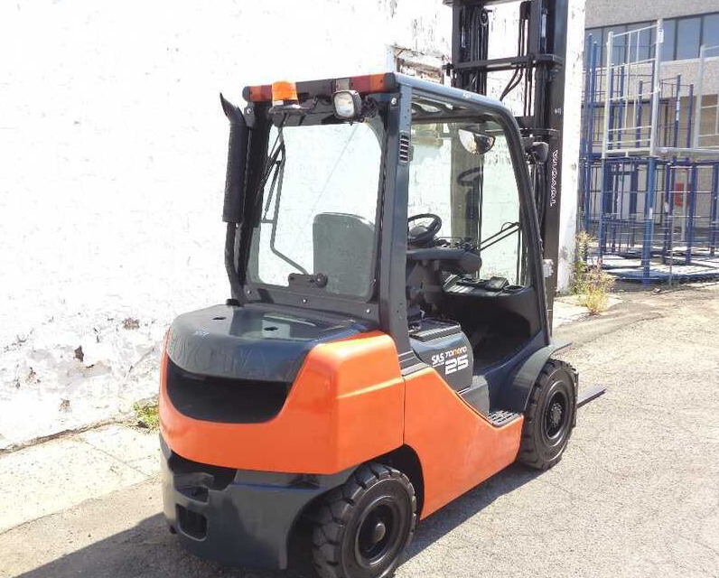 Toyota 06-8 FD 25 F - Dieseltruck: bilde 2 Toyota 06-8 FD 25 F - Dieseltruck: bilde 2