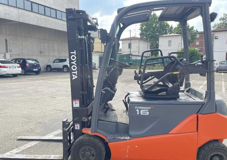 Toyota 8 FBM 16T - El-truck: bilde 2 Toyota 8 FBM 16T - El-truck: bilde 2